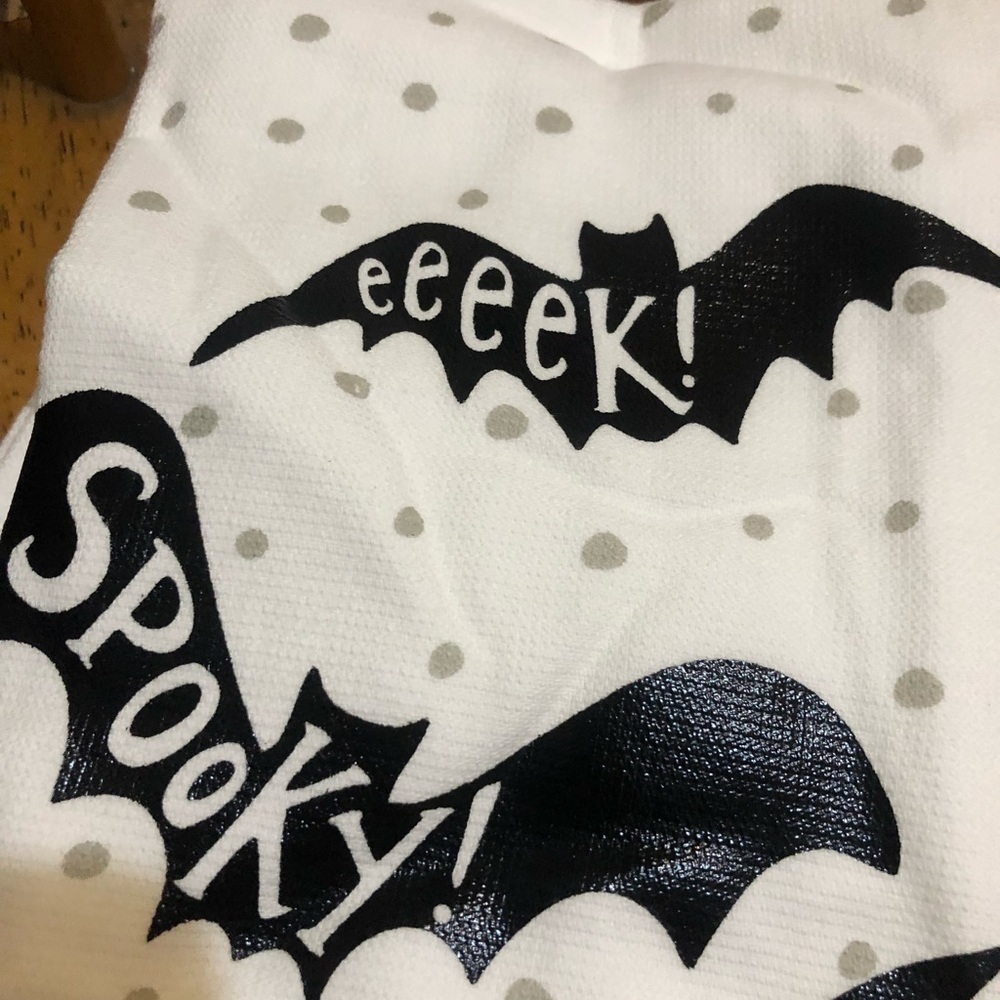 ****SOLD****Halloween Spooky Kitchen Towels Set Of 3 18” X 28” - Picture 3 of 5
